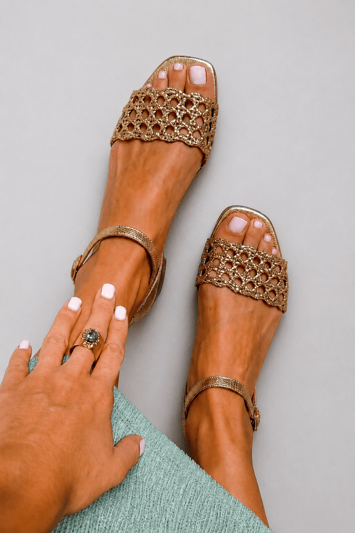 AURORA | GOLDEN SANDALS: SUMMER CHARM