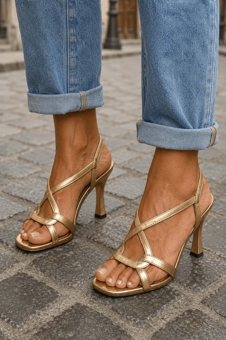 ELISABETH | GOLDEN SANDALS: SUMMER CHARM