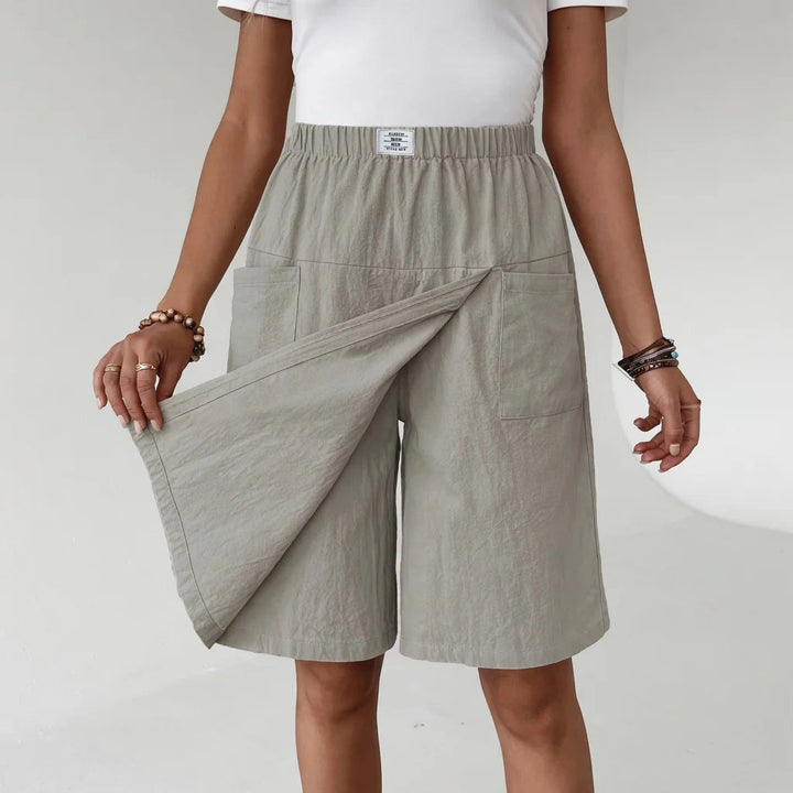 HEATHER | ELASTIC ACTIVE SHORTS WITH POCKETS